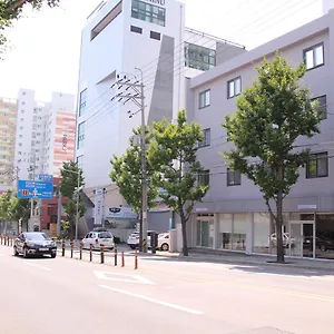 wood-house.busan-hotelsweb.com/